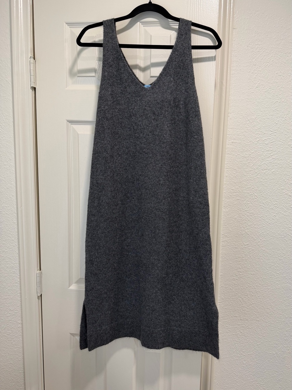 CeCe Gray Knit V-Neck Sleeveless Dress